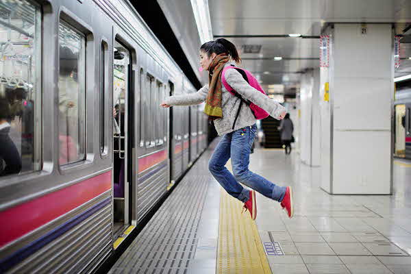 japanese girl levitates natsumi hayashi 11 jpg