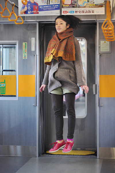 japanese girl levitates natsumi hayashi 22 jpg