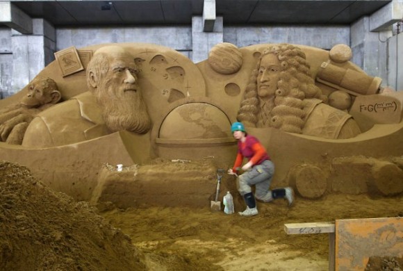 Sand-Sculptures-Exhibited-At-Tottori-Dune-015-580x3901